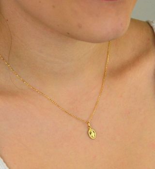 Zawieszka złota damska ZA 1533S 585 – owalny medalik Matka Boska Niepokalana. Wymiary 1,6 cm x 0,7 cm, waga 0,51 g. Subtelny i elegancki dodatek, idealny na prezent (5).JPG